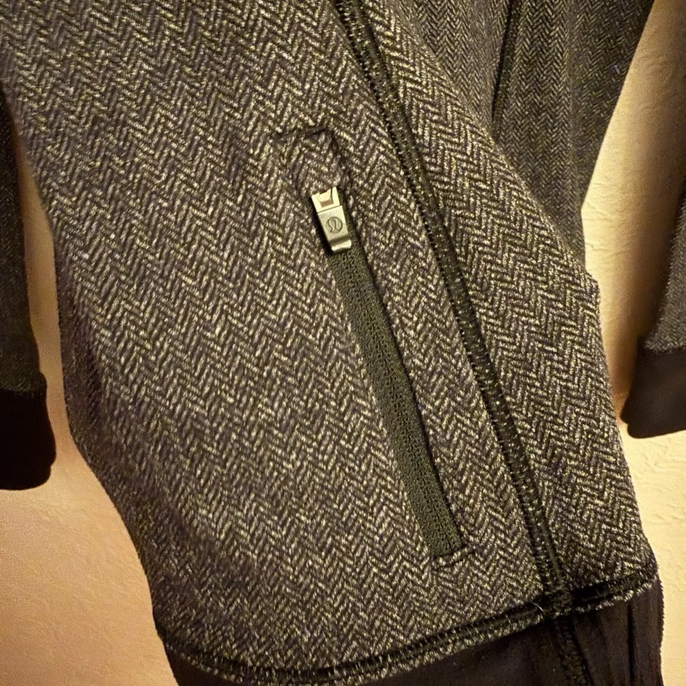 Lululemon sweater/womens